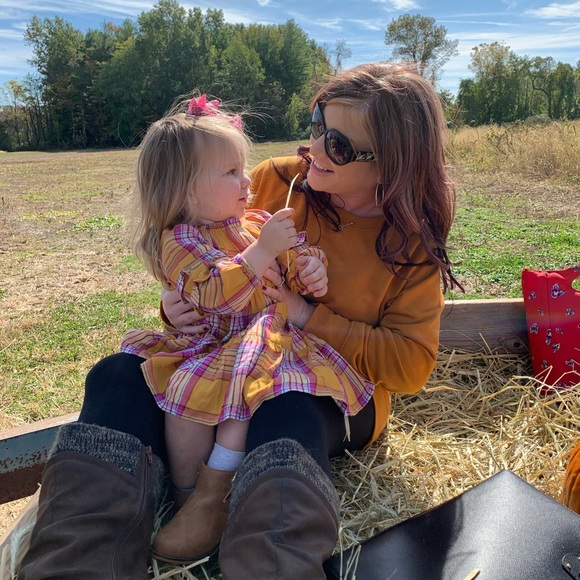 Poshmark Ambassador - Picture 2 of 5